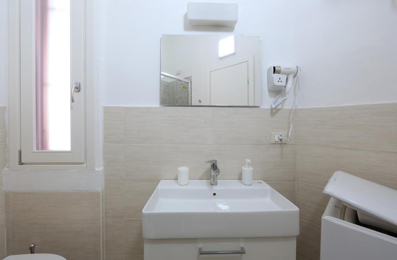 Casajulienne Apartment Milan Bagian luar foto